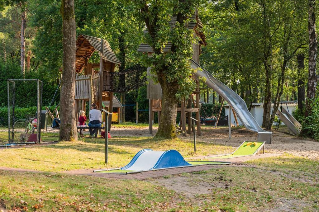 Forest Finest, Luxe Met Hot Tub Mooie Overkapping En Prachtige Tuin Met Veel Privacy Chalet