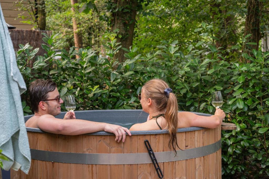 Forest Finest, Luxe Met Hot Tub Mooie Overkapping En Prachtige Tuin Met Veel Privacy Chalet *