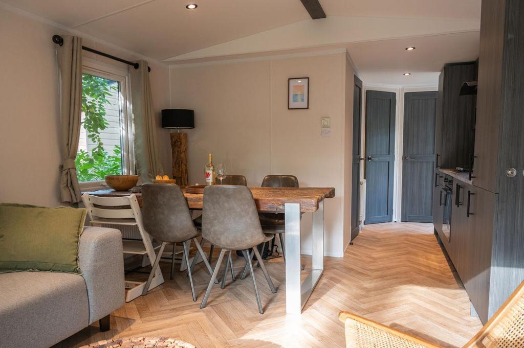 Forest Finest, Luxe Met Hot Tub Mooie Overkapping En Prachtige Tuin Met Veel Privacy Chalet
