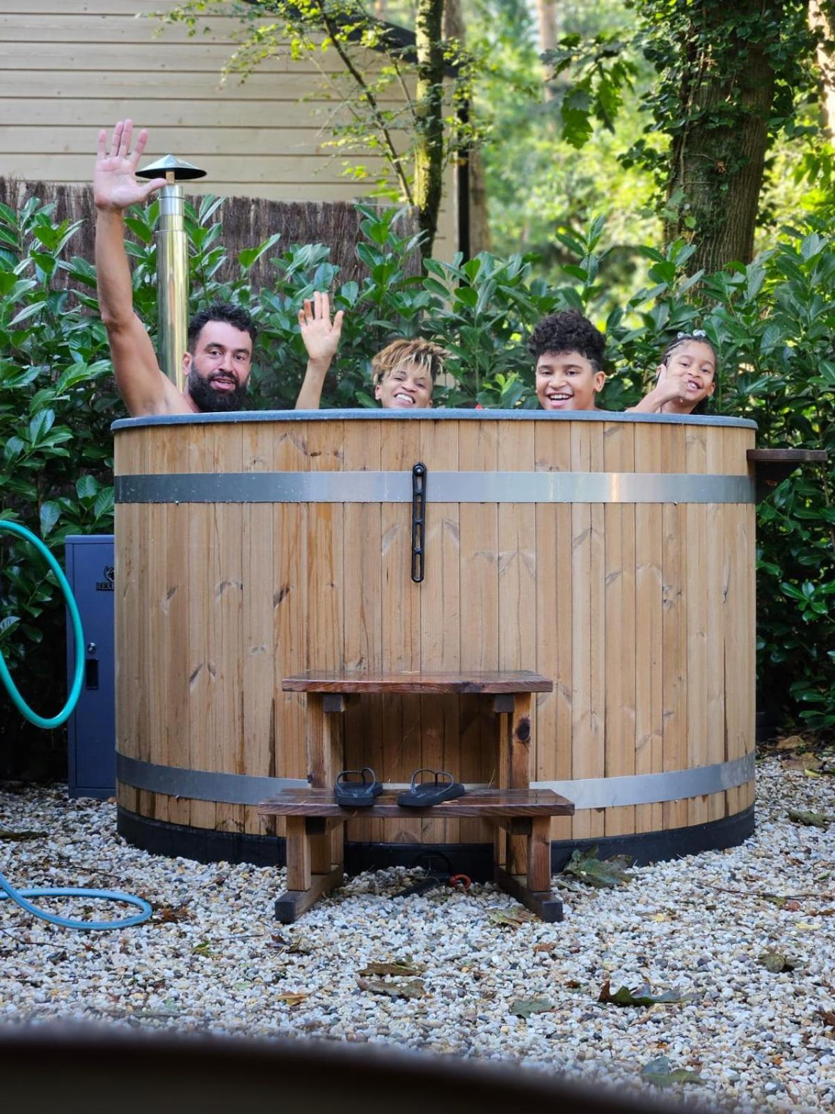 Forest Finest, Luxe Met Hot Tub Mooie Overkapping En Prachtige Tuin Met Veel Privacy Chalet Hoenderloo